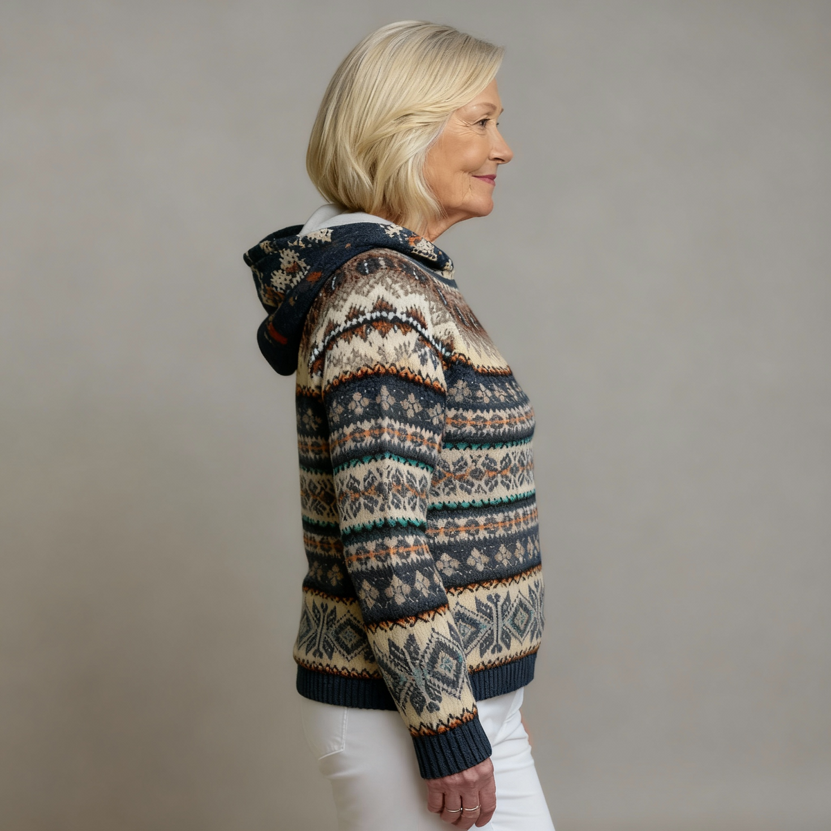 MILA | CLASSIC COSY HOODIE
